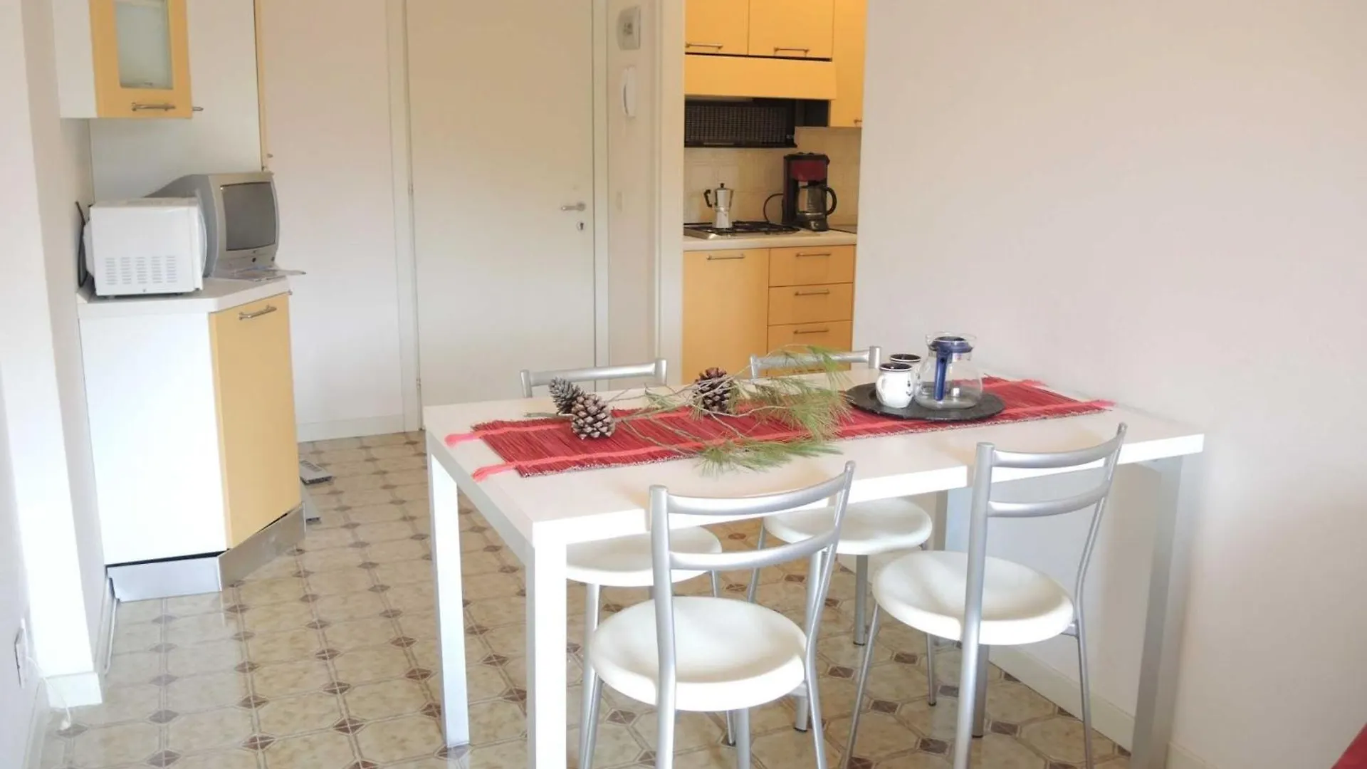 Colourful Flat Next To The Beach - Beahost Rentals Bibione Apartment