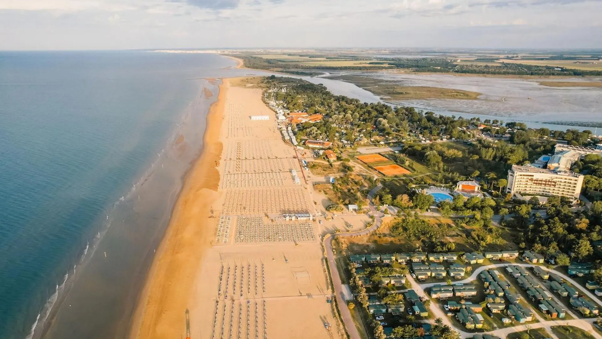 Colourful Flat Next To The Beach - Beahost Rentals Bibione Italy